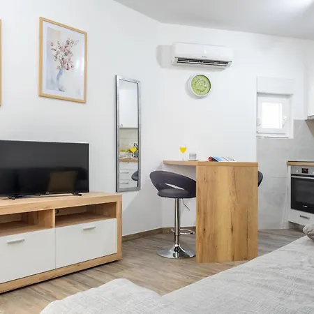 Hidden Gem - Zf Hvar Хвар